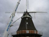 Neue Windmühlenflügel, Montage an Mühle Goldenbow